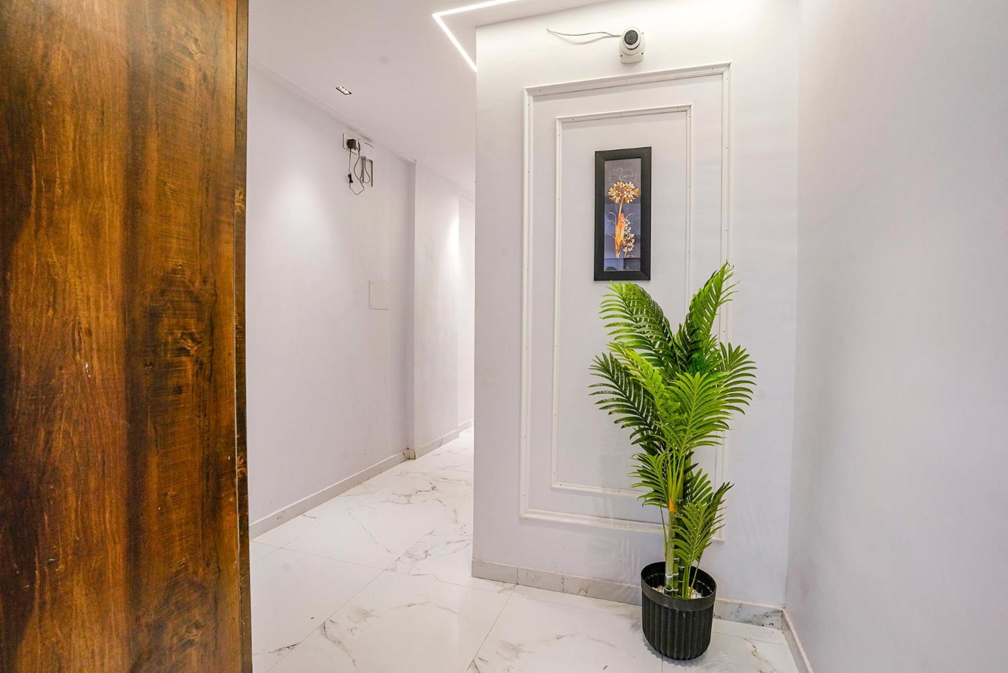 Hotel Fabhotel Peralz - Nr Boriwali Station Bombaj